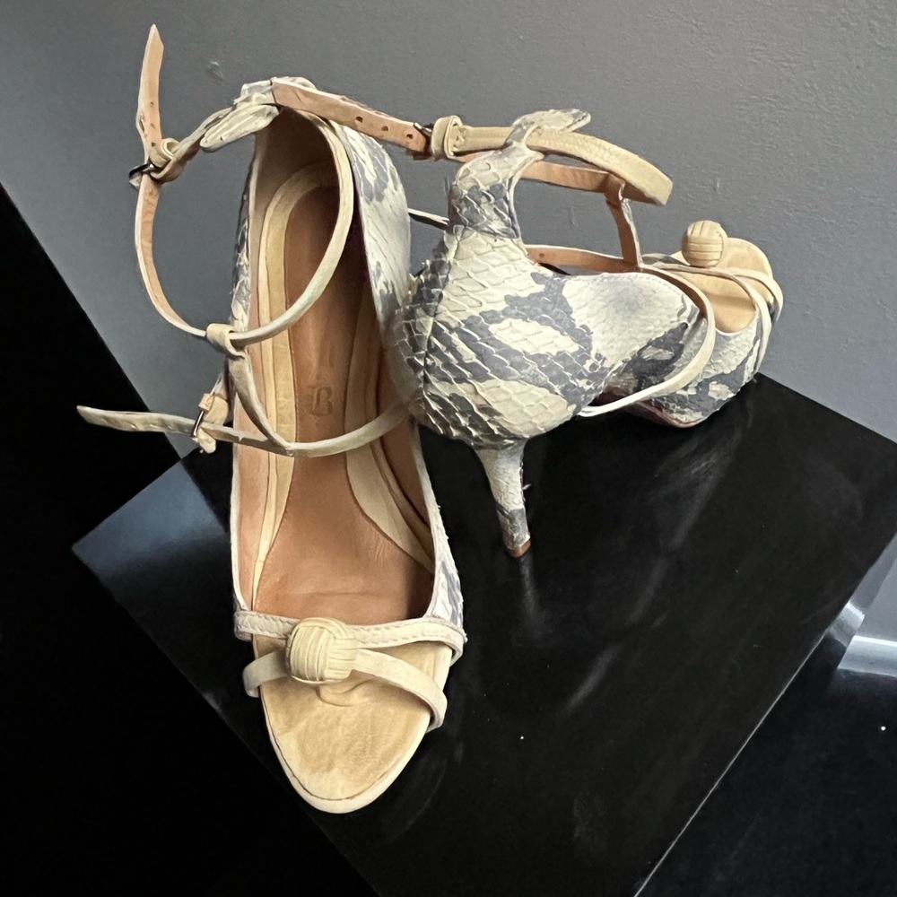 Summer sandals